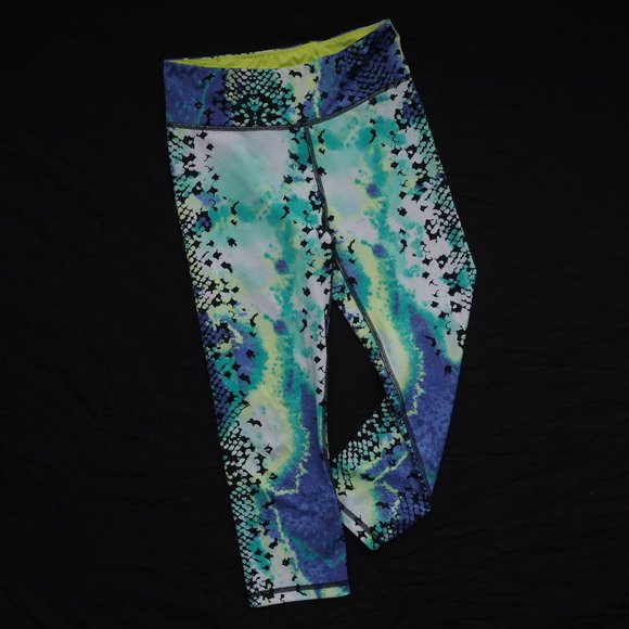 3/4 Mermaid Active Leggings - Picture 1 of 8